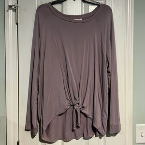 Lacey Chabert twist front sweater. Gently used condition. Very soft. Size 1X.